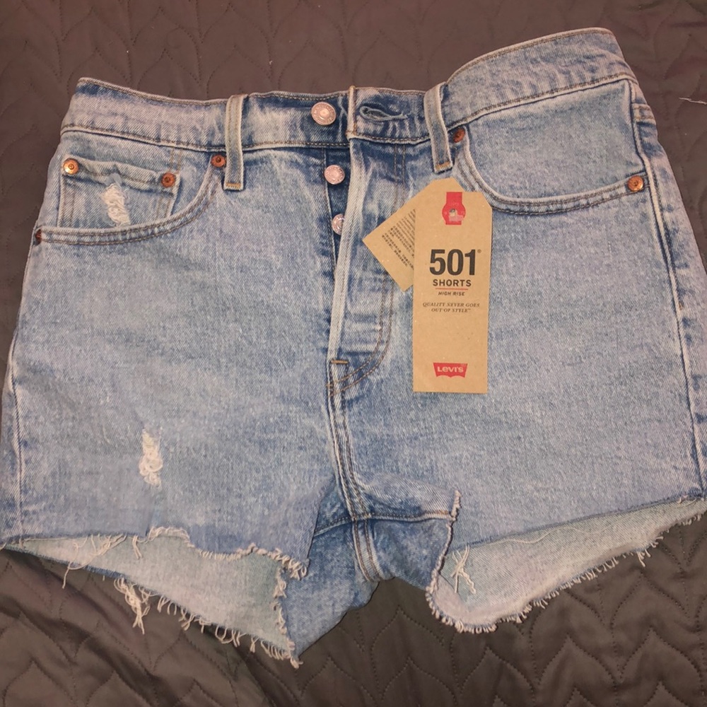 BRAND NEW Levi’s Denim Shorts